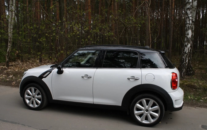 MINI Countryman cena 53900 przebieg: 146000, rok produkcji 2016 z Józefów małe 436